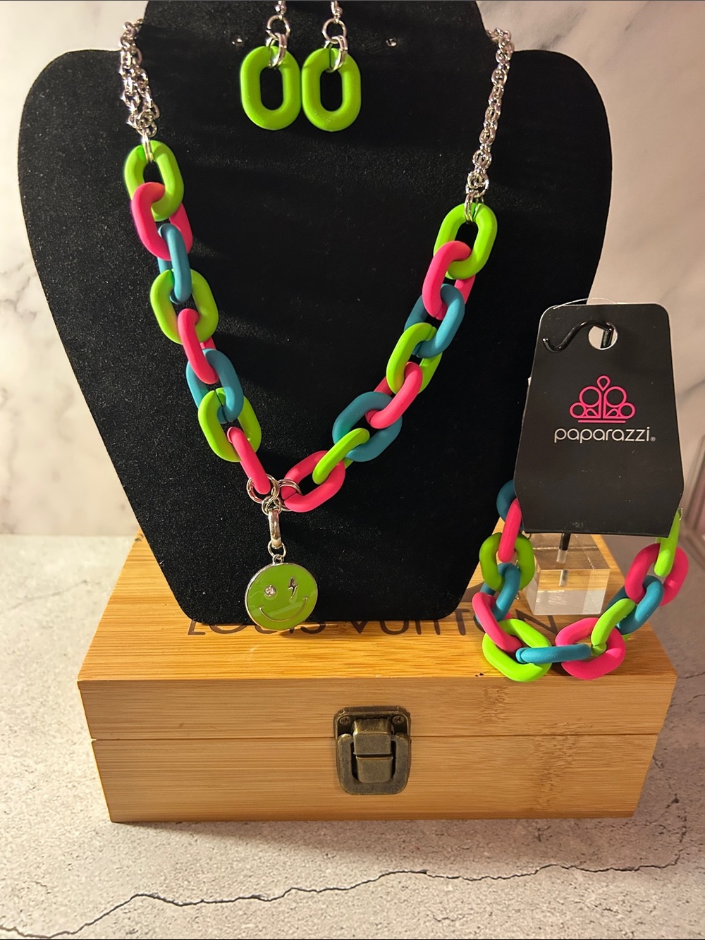 Pazarrazi Neon Link Jewelry Set - Green Pink Blue